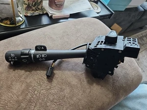 Interruptor de señal de giro faro nuevo Chevy Silverado, Avalanche  - Imagen 1 de 3