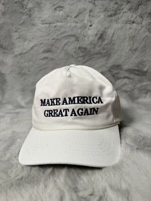 Gorra Oficial Donald Trump Blanca Make America Great Again Cali Fame Snap Back Foto 1 de 4
