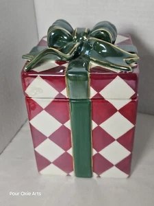 Waterford Holiday Christmas Heirloom Ceramic Gift Box Center Piece *Read* - Picture 1 of 12