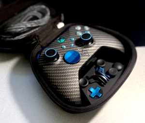 Modded Xbox Elite Series 2: PS5 Buttons & Carbon Fiber Faceplate - Picture 1 of 9