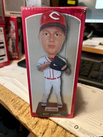 MAT LATOS-------CINCINNATI REDS---BOBBLEHEAD----SGA----2013 Cover