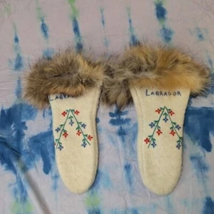 Mitones labrador vintage bordados de lana y piel - Imagen 1 de 8