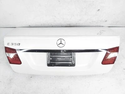 Крышка багажника задняя дека 2010-2013 Mercedes-Benz E350 седан - бриллиантовый белый - Изображение 1 из 4