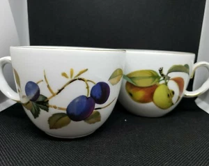 Juego de 2 tazas de té de colección Royal Worcester Evesham adornos dorados manzana uva de Inglaterra - Imagen 1 de 5