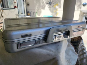 Zero Halliburton 18" x 13" x 4" Aluminium - Kamera/Sicherheit/Aktentasche - Vintage - Bild 1 von 8