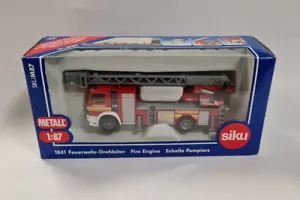 NOS! Siku 1841 (vecchia versione) Mercedes-Benz Atego scala girevole vigili del fuoco L32 1:87 - Foto 1 di 3