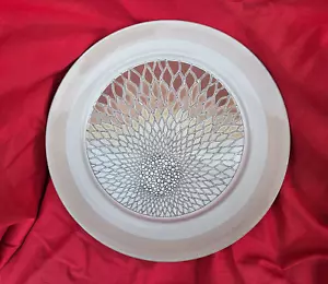 Denby CHANTILLY. Dinner Plate. Diameter 10¾ inches. 27.5 cms. - Picture 1 of 4