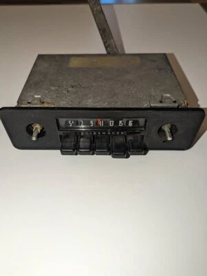 VAG Original Audi VW Volkswagen Beetle Bus by Motorola AM Radio 5VW1601 (13119) - Image 1 of 3