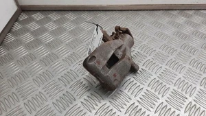 2000 TOYOTA HILUX 2.4L REAR Left BRAKE CALIPER - Picture 1 of 10