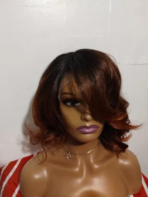 Peruca estilo Bob mistério morena com esmalte castanho-avermelhado - Imagem 1 de 4