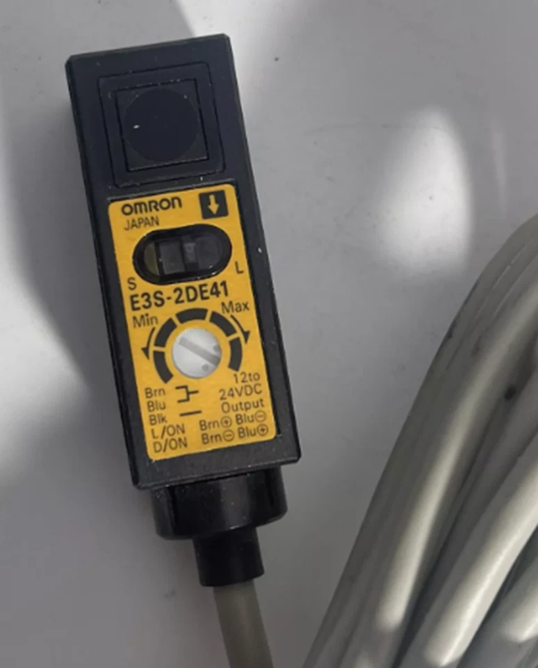 Omron E3S-2DE41 Photoelectric Switch New One E3S2DE41 Free Shipping