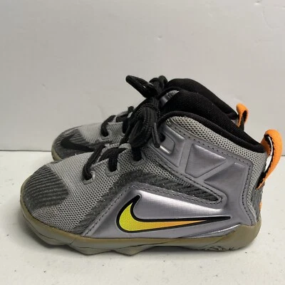 NIKE LeBron 12 Data 2014 Zapatos de bebé para niños pequeños Talla US 5C Gris/Naranja Multicolor Foto 1 de 4