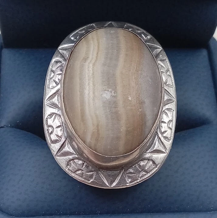 Big Bold Unique Sterling Silver Men's Ring with Cabochon Agate - Size 13 - Image 1 of 4