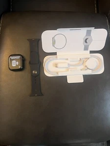 Apple Watch Series 10 42mm GPS Jet Black w/ M/L Black Sport Band - Zdjęcie 1 z 4