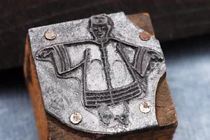 VINTAGE PRINTER BLOCK OF A MAN WEARING A KIMONO AND MANDARIN HAT FROM THE 1920S? - Picture 1 of 1