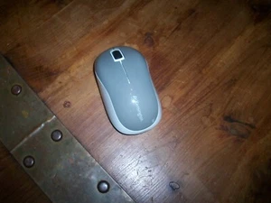 Kensington Wireless Mouse for Netbooks K72349 (3.5" x 2" mini) w/ Dongle Working - Picture 1 of 3