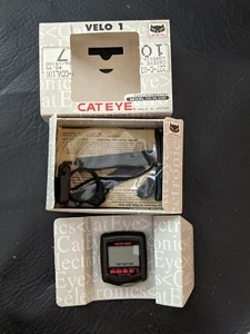 Cateye Velo 1 Wired Bike Bicycle Cyclomputer Computer Black 2 Features NEW - Picture 1 of 5