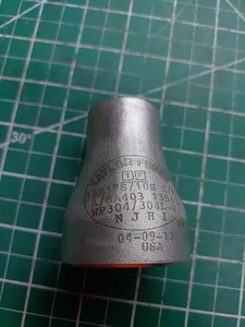 Taylor Forge Concentric Reducer 1-1/2" x1" Butt Weld 304 Stainless Sch 10S - Picture 1 of 2