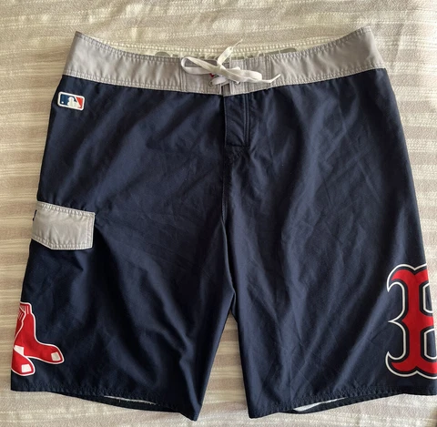 Quicksilver Boston Red Sox Men’s Board Shorts Swim Trunks Size 36 Waist Cover