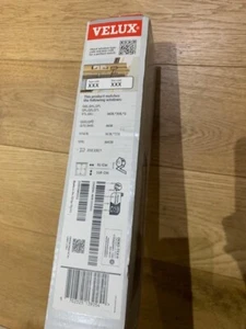 VELUX DKL M08 1025S 61 x 116 cm Manual Blackout Blinds with Aluminium Channels - Picture 1 of 2