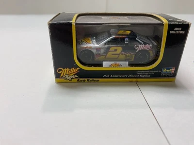 Réplica de metal fundido Revell 1996 Rusty Wallace 1:64 Miller 25º aniversário - Imagem 1 de 3
