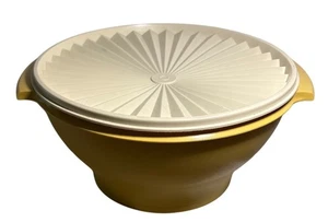 TUPPERWARE Servalier Bowl with Lid Harvest Gold 10" - Picture 1 of 9