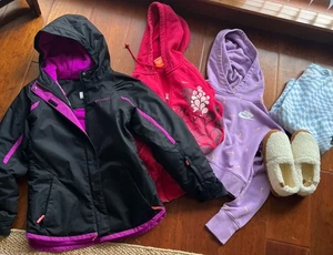 Girls Size 10 - 12 Fall Bundle Lot Of 4 Plus Slippers Columbia Jacket Nike - Picture 1 of 14