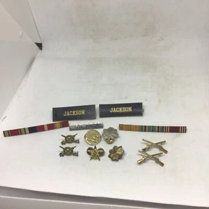 Original WW2/Korean War Pin And Badge Lot (13) Pieces  - Picture 1 of 7