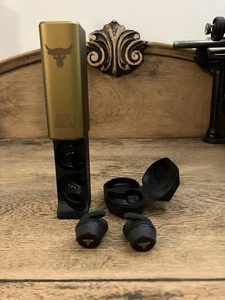 JBL Under Armour Project Rock True Wireless X Black Earbuds Gold/Black - Picture 1 of 2