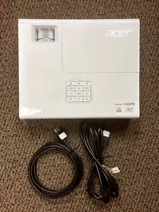 Acer P1173 DLP HD Projector, 3D ready, 3000 Lumens, with HDMI and power cables - Picture 1 of 6