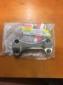 Yamaha VMX1200 V-Max 1986-2005 soporte, mango superior 1FK-23441-00-38 - Imagen 1 de 4