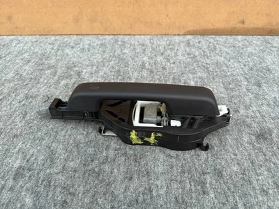 ОРИГИНАЛЬНАЯ ПЕРЕДНЯЯ ПРАВАЯ ПАССАЖИРСКАЯ РУЧКА ДВЕРИ БЕЗ КЛЮЧА FORD BRONCO 2021-2025 В СБОРЕ - Изображение 1 из 4