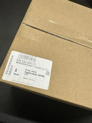 VW AUDI SEAT SKODA VARIOUS WATERPUMP 04E121600CS GENUINE - Image 1 of 2