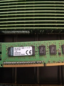Kingston 4 GB DDR3 1600 MHz DIMM RAM memoria escritorio KVR16N11S8/4 PC-12800 240 pines - Imagen 1 de 1