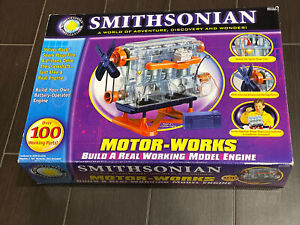 New SMITHSONIAN 90805 Motor-Works Over 100 Parts Real Working Engine Set