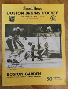 BOSTON BRUINS vs DETROIT RED WINGS February 7, 1970 JOHN BUYCK signed Program - Picture 1 of 3
