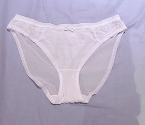 George@Asda White embroidered lace pant, Size 6 - Picture 1 of 3