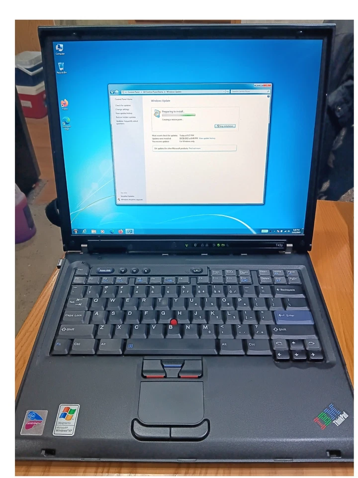 Computadora portátil T43P IBM Thinkpad, muy limpia: disco duro de 320 GB, gráficos ATI, UXGA Foto 1 de 4