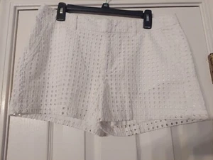 KHAKIS BY GAP WHITE ILET SHORTS SIZE 10 NEW - Picture 1 of 4