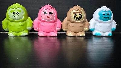 "Juego de 4 figuras estilo pato de goma vinilo Bigfoot, Yeti, Sasquatch de 2,5"" pulgadas" Foto 1 de 2