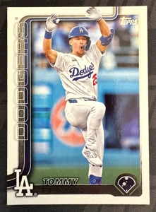 2025 TOPPS SERIE 1 #214 TOMMY EDMAN DANCING DODGER VARIANTE CODICE SSP #7713 - Foto 1 di 3