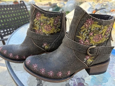 NUEVAS Botas Lane Floral Bordado Flor Vaquero Boda Cuero Envejecido RARAS Foto 1 de 4