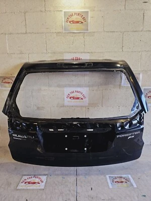 2014 2015 2016 2017 2018 SUBARU FORESTER PUERTA LEVADIZA CARCASA FABRICANTE DE EQUIPOS ORIGINALES USADO 60809SG0709P Foto 1 de 4