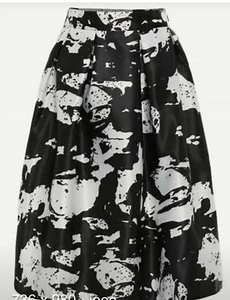 NEW Pixie Lady SIZE L Skirt black & white floral ABSTRACT PULL ON ELASTIC WAIST - Picture 1 of 1