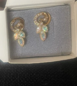 Vintage Avon Spiral Twist Rhinestone Earrings Pierced Surgical Steel New in Box - Picture 1 of 1