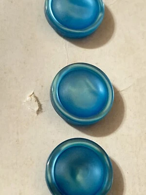 VTG Le Chic Plastic Buttons Turquoise Pearly Textured Shank 9/16" 5 NEW on Card - Image 1 of 4