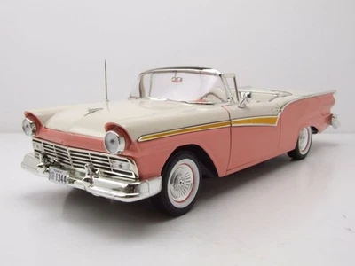 Ford Fairlane 500 Skyliner 1957 Coral Modellino Auto Bianca 1:18 Sun Star - Immagine 1 di 4