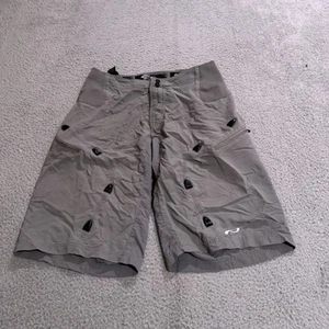 Oakley Shorts Mens Medium Gray Feature Cargo Outdoors Vintage Y2K Hiking - Picture 1 of 10