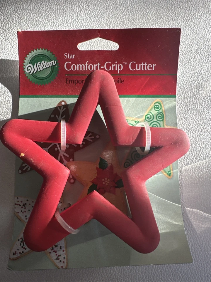 CORTADOR DE GALLETAS WILTON ROJO CONFORT GRIP - ESTRELLA NUEVO - 4,25" Foto 1 de 3