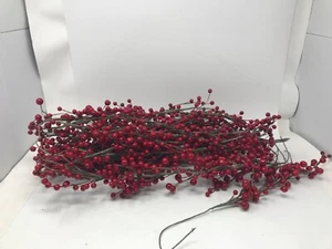 Ghirlanda Allstate Pip Berry rossa full size bellissima decorazione natalizia in plastica - Foto 1 di 4